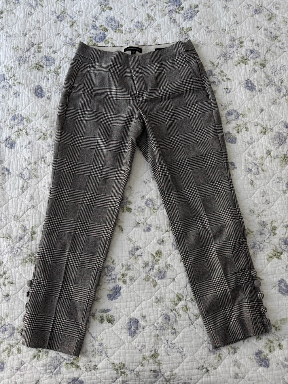 Banana Republic Women’s Black & Gray Plaid Dress Pants - Petite